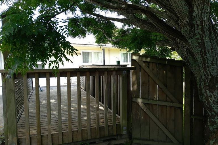 Photo of property in 37a Paramu Avenue, Birkdale, Auckland, 0626