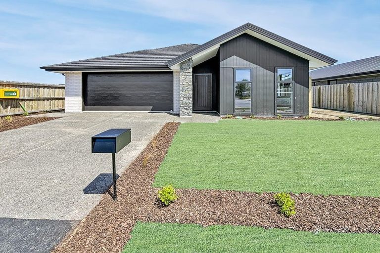 Photo of property in 13 Matamoe Drive, Halswell, Christchurch, 8025