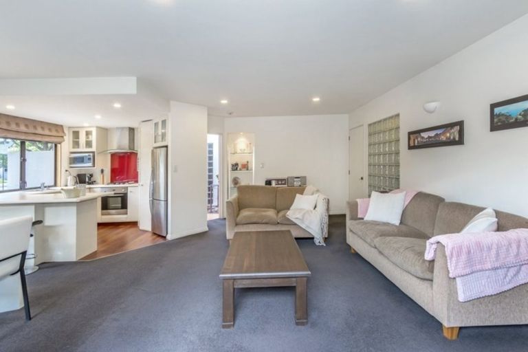 Photo of property in 135 Fendalton Road, Fendalton, Christchurch, 8052