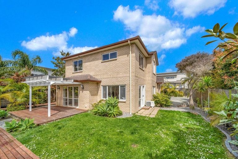 Photo of property in 23 Laurel Oak Drive, Schnapper Rock, Auckland, 0632