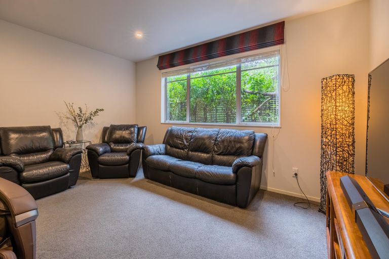 Photo of property in 20e Konini Road, Titirangi, Auckland, 0604