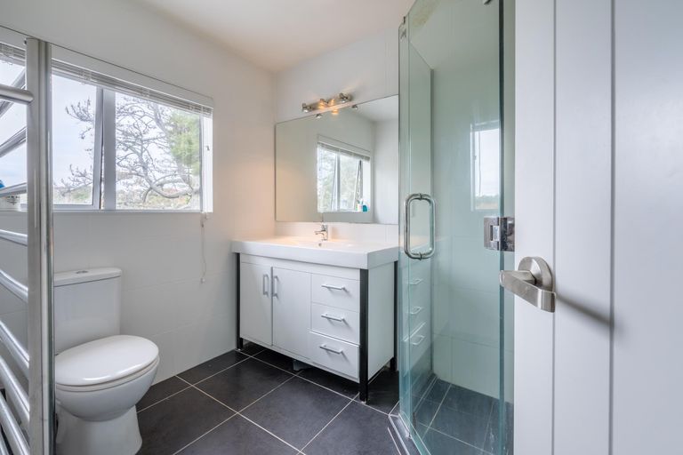 Photo of property in 20e Konini Road, Titirangi, Auckland, 0604