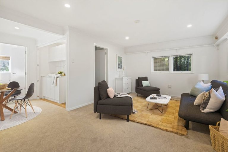 Photo of property in 5 Chevron Place, Castor Bay, Auckland, 0620