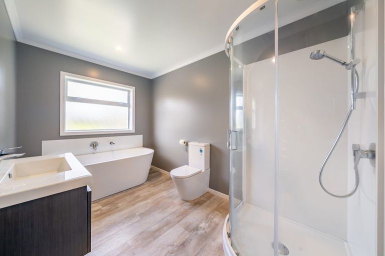 Photo of property in 2 Climie Way, Trentham, Upper Hutt, 5018
