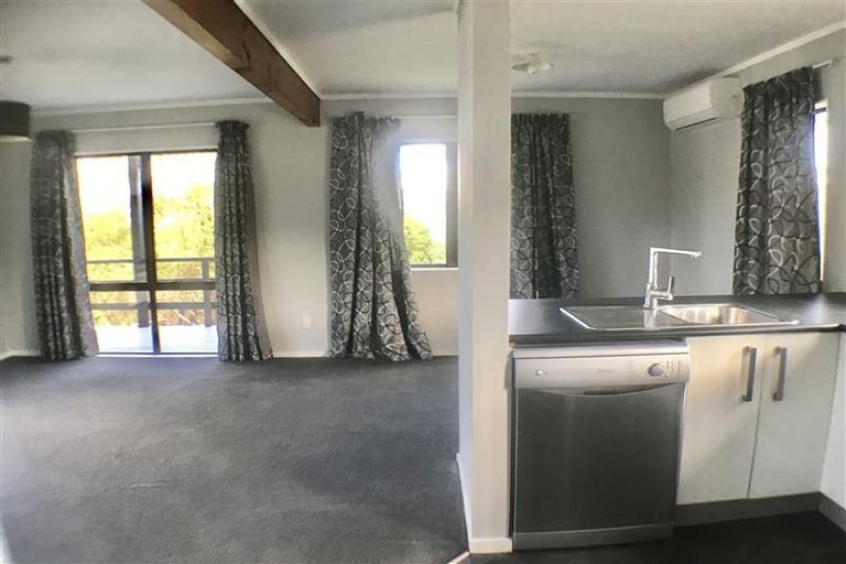 Photo of property in 36 Cyclarama Crescent, Massey, Auckland, 0614