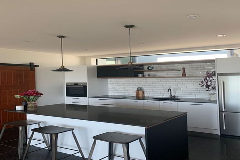 Photo of property in 15 Ridgeway Place, Richmond Hill, Christchurch, 8081