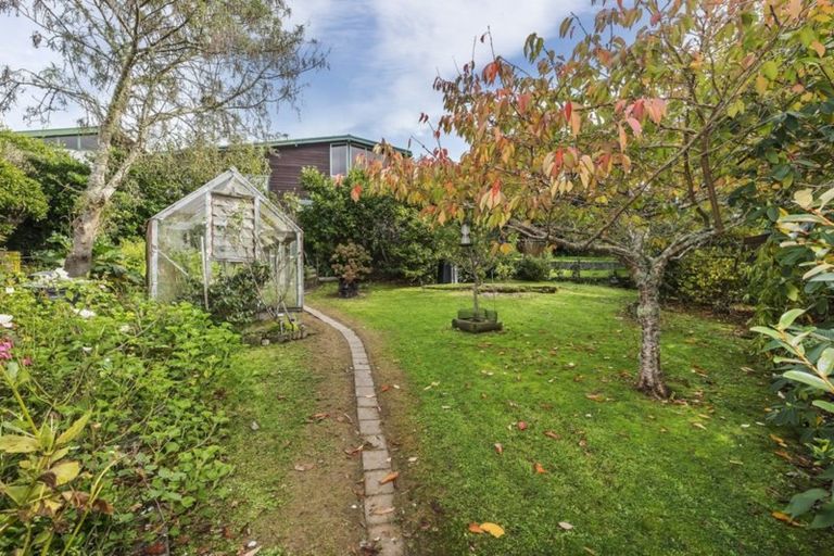 Photo of property in 9 Magdalen Street, Tawa, Wellington, 5028