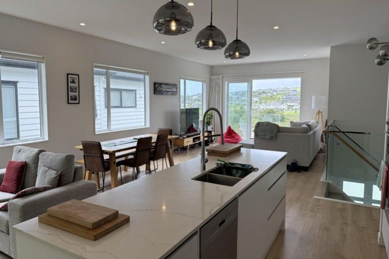 Photo of property in 144 Arran Point Parade, Orewa, 0931