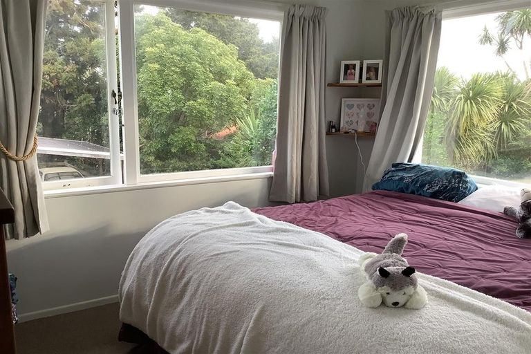 Photo of property in 18 Seaview Road, Glenfield, Auckland, 0629