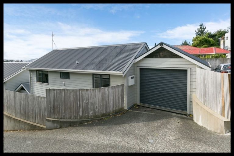 Photo of property in 25u2 Hollies Crescent, Johnsonville, Wellington, 6037