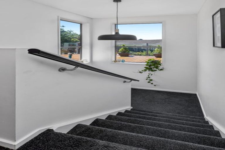Photo of property in 4b Astrolabe Place, Gulf Harbour, Whangaparaoa, 0930