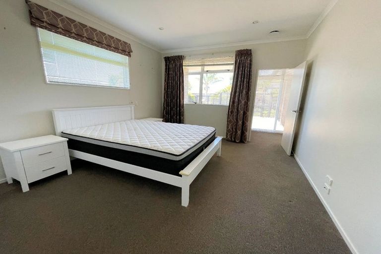 Photo of property in 1 Bartlett Drive, Silverdale, 0932