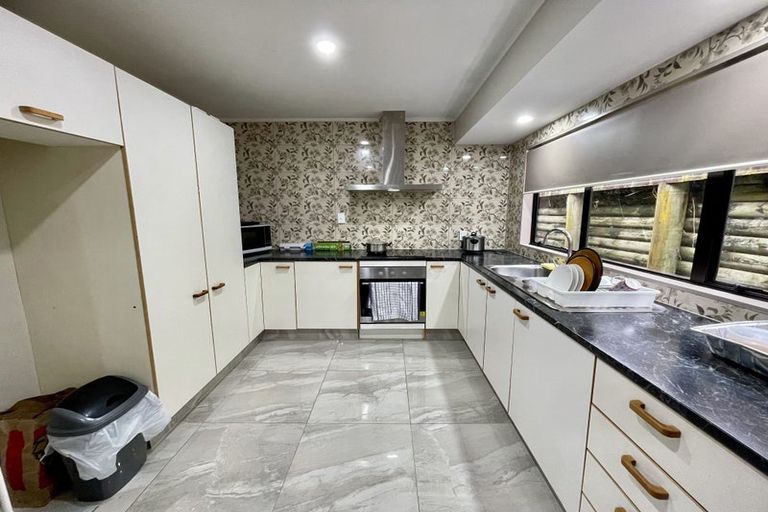 Photo of property in 2/27 Rata Street, New Lynn, Auckland, 0600