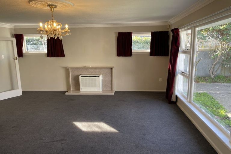 Photo of property in 17 Oakfield Street, Burnside, Christchurch, 8053