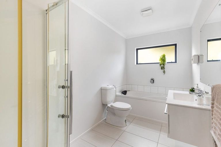 Photo of property in 7a Sandino Place, Grenada Village, Wellington, 6037