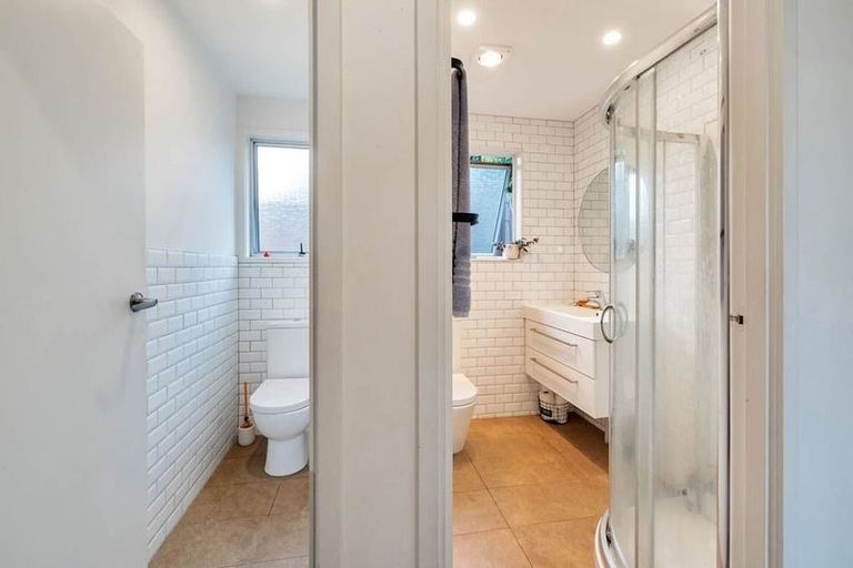 Photo of property in 43 Keegan Drive, Massey, Auckland, 0614