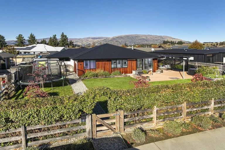 Photo of property in 73 Frye Crescent, Albert Town, Wanaka, 9305
