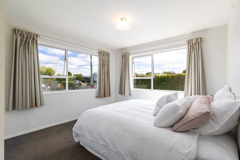 Photo of property in 476 Mairehau Road, Parklands, Christchurch, 8083