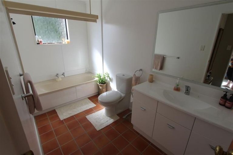 Photo of property in 27b Shackle Lane, Whitby, Porirua, 5024