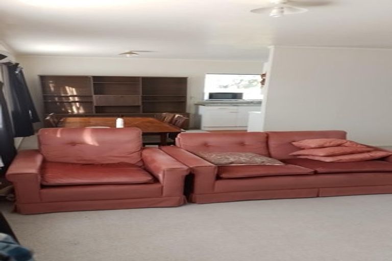 Photo of property in 2/8 Quiet Street, Te Atatu South, Auckland, 0610