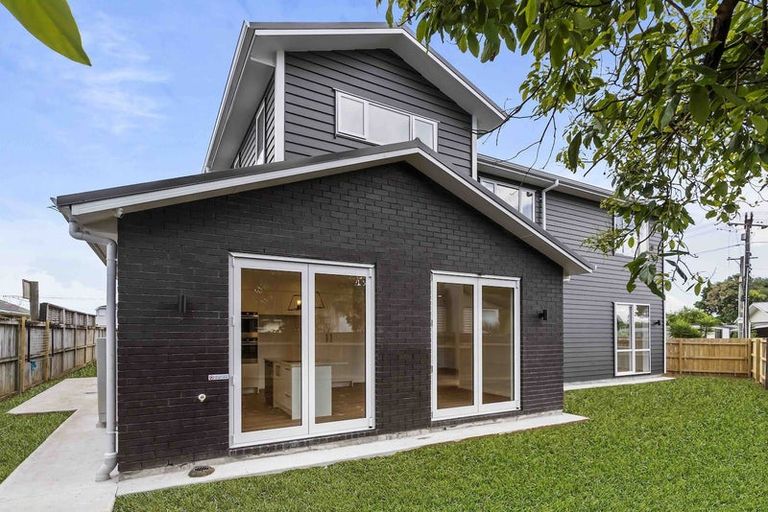 Photo of property in 1a Bernard Street, Papatoetoe, Auckland, 2025