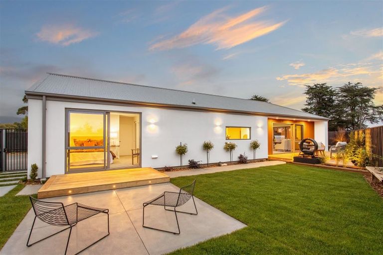Photo of property in 84 Leistrella Road, Hoon Hay, Christchurch, 8025