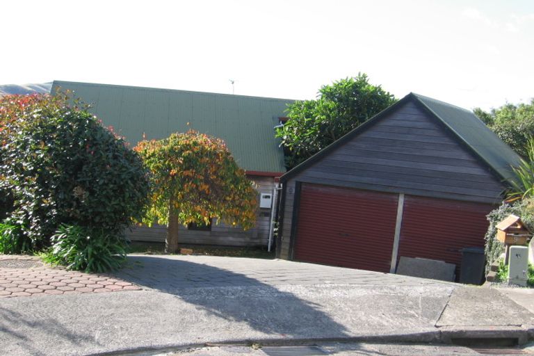 Photo of property in 9 Makatote Grove, Churton Park, Wellington, 6037