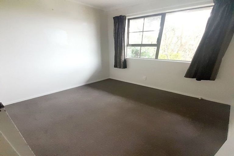 Photo of property in 67b Thurleigh Grove, Karori, Wellington, 6012
