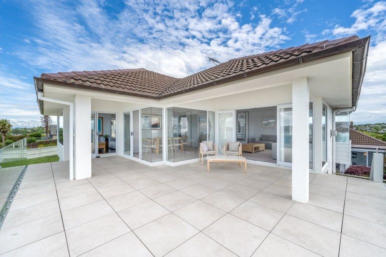 Photo of property in 1/121 Pah Road, Cockle Bay, Auckland, 2014