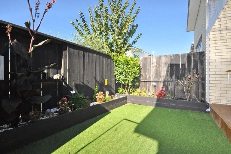 Photo of property in 16 Kanuka Road, Hobsonville, Auckland, 0616