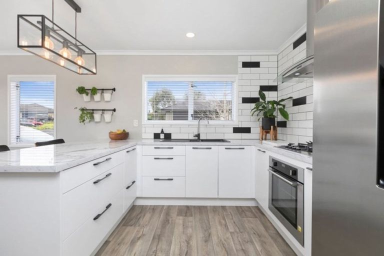 Photo of property in 38 Lysaght Place, Welcome Bay, Tauranga, 3112