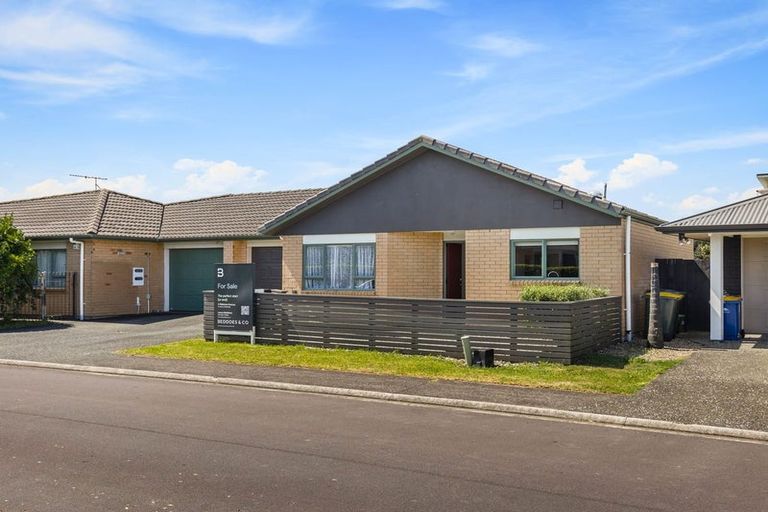 Photo of property in 4 Wakaroa Avenue, Te Atatu Peninsula, Auckland, 0610