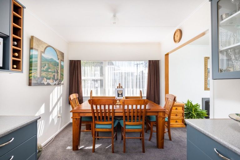 Photo of property in 28 Elizabeth Place, Ferndale, New Plymouth, 4310