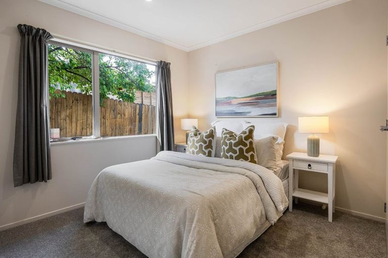 Photo of property in 27 Mckinley Road, Sunnyvale, Auckland, 0612