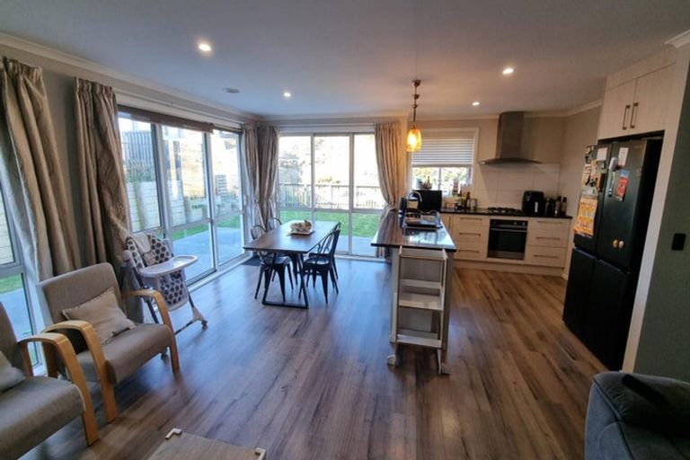 Photo of property in 102 Melksham Drive, Churton Park, Wellington, 6037