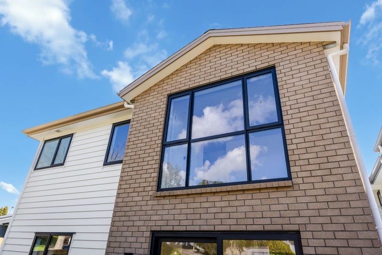 Photo of property in 142 Moore Street, Hillcrest, Auckland, 0627