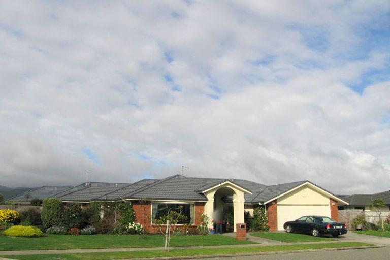 Photo of property in 7 San Priamo Place, Paraparaumu Beach, Paraparaumu, 5032