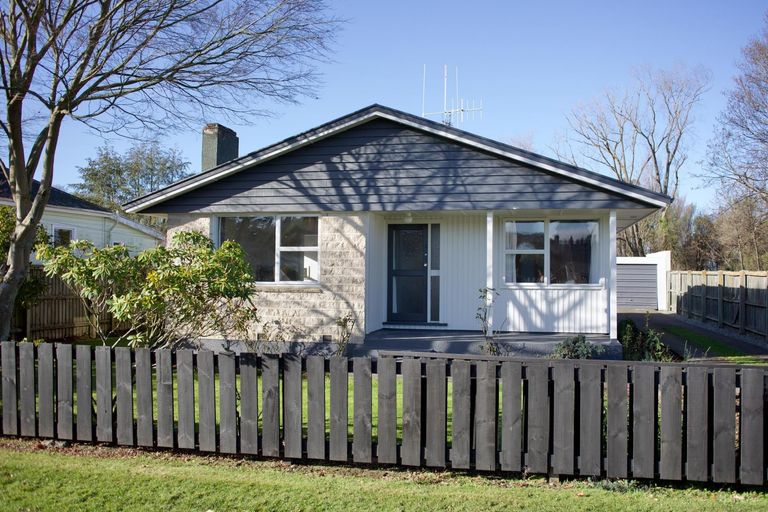 Photo of property in 109 Talbot Street, Geraldine, 7930