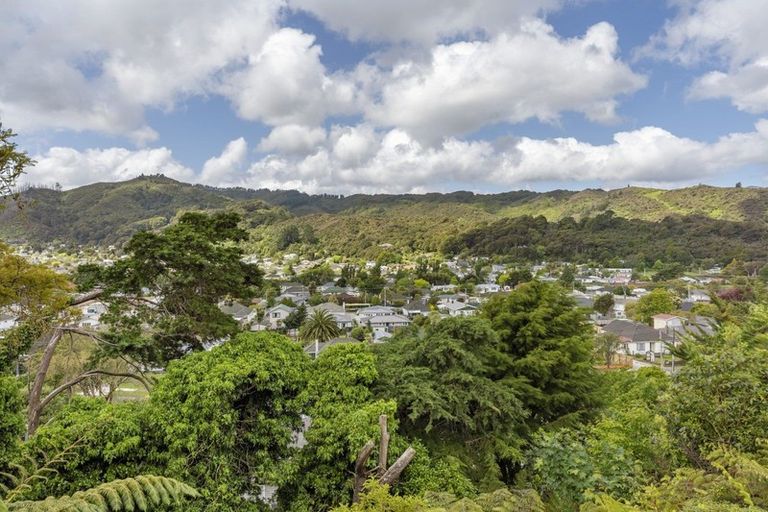 Photo of property in 7a Lincoln Grove, Wainuiomata, Lower Hutt, 5014