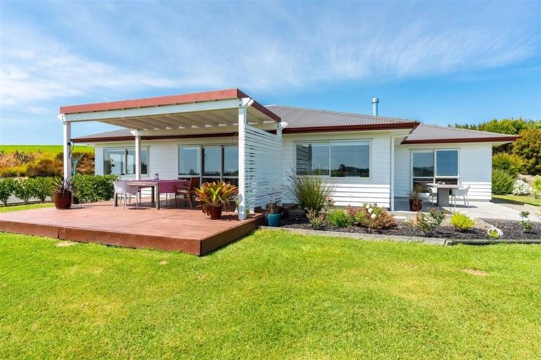 Photo of property in 52 Daniel Parade, Mangawhai, 0975