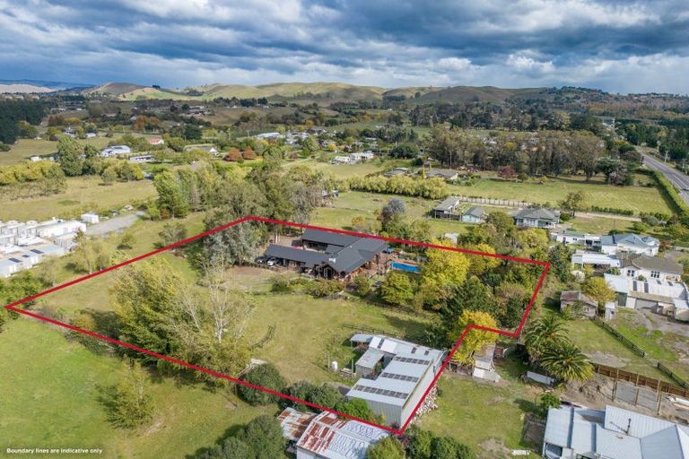 Photo of property in 2383 State Highway 2, Waipukurau, 4200