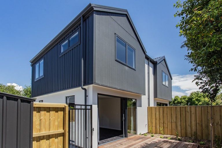 Photo of property in 4/135 Hills Road, Edgeware, Christchurch, 8013