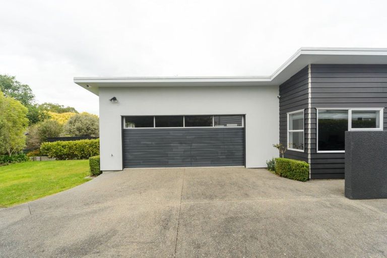 Photo of property in 19 Karina Terrace, Roslyn, Palmerston North, 4414