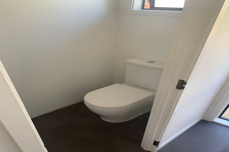 Photo of property in 5 Strid Road, Te Atatu South, Auckland, 0610