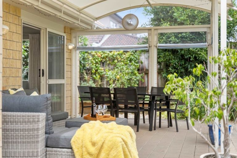 Photo of property in 94 Longford Park Drive, Takanini, 2112
