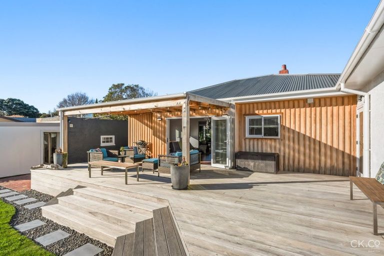 Photo of property in 20 Hinemoa Street, Waiwhetu, Lower Hutt, 5010