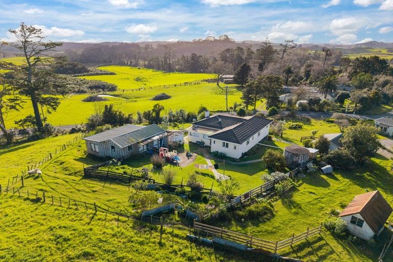 Photo of property in 33 Whakapirau Road, Wellsford, 0974
