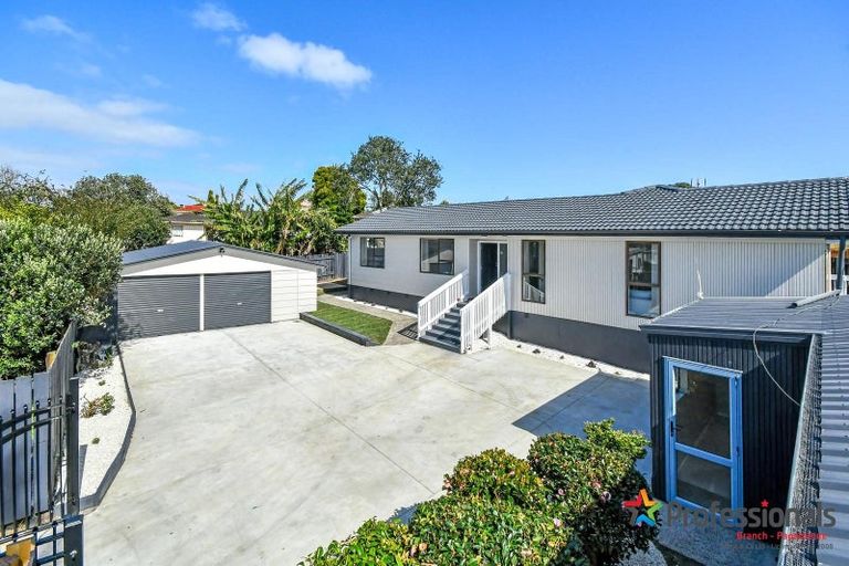 Photo of property in 22 Caringbah Drive, Papatoetoe, Auckland, 2025