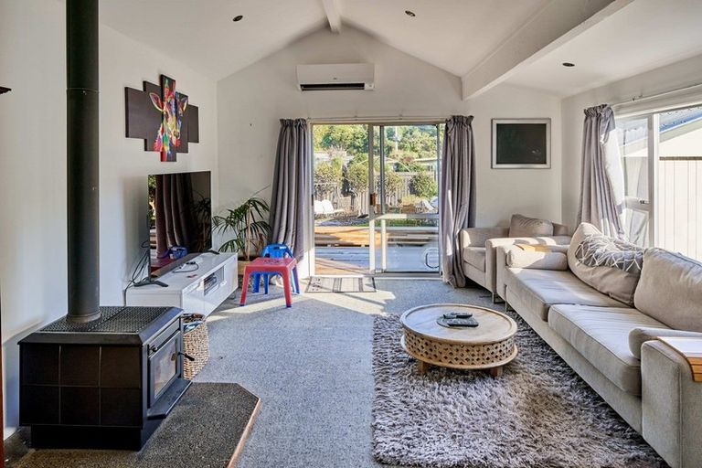 Photo of property in 37 Cluny Road, Plimmerton, Porirua, 5026