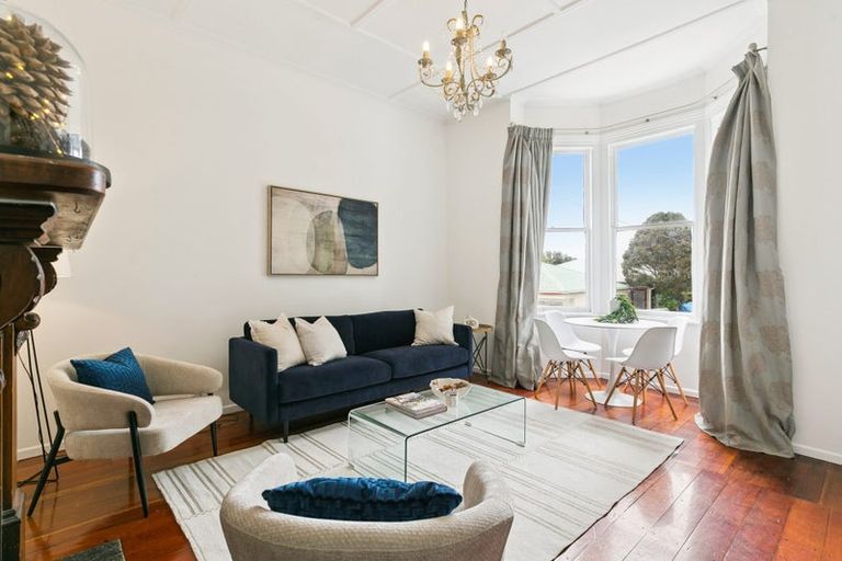 Photo of property in 51 Scarborough Terrace, Mount Victoria, Wellington, 6011